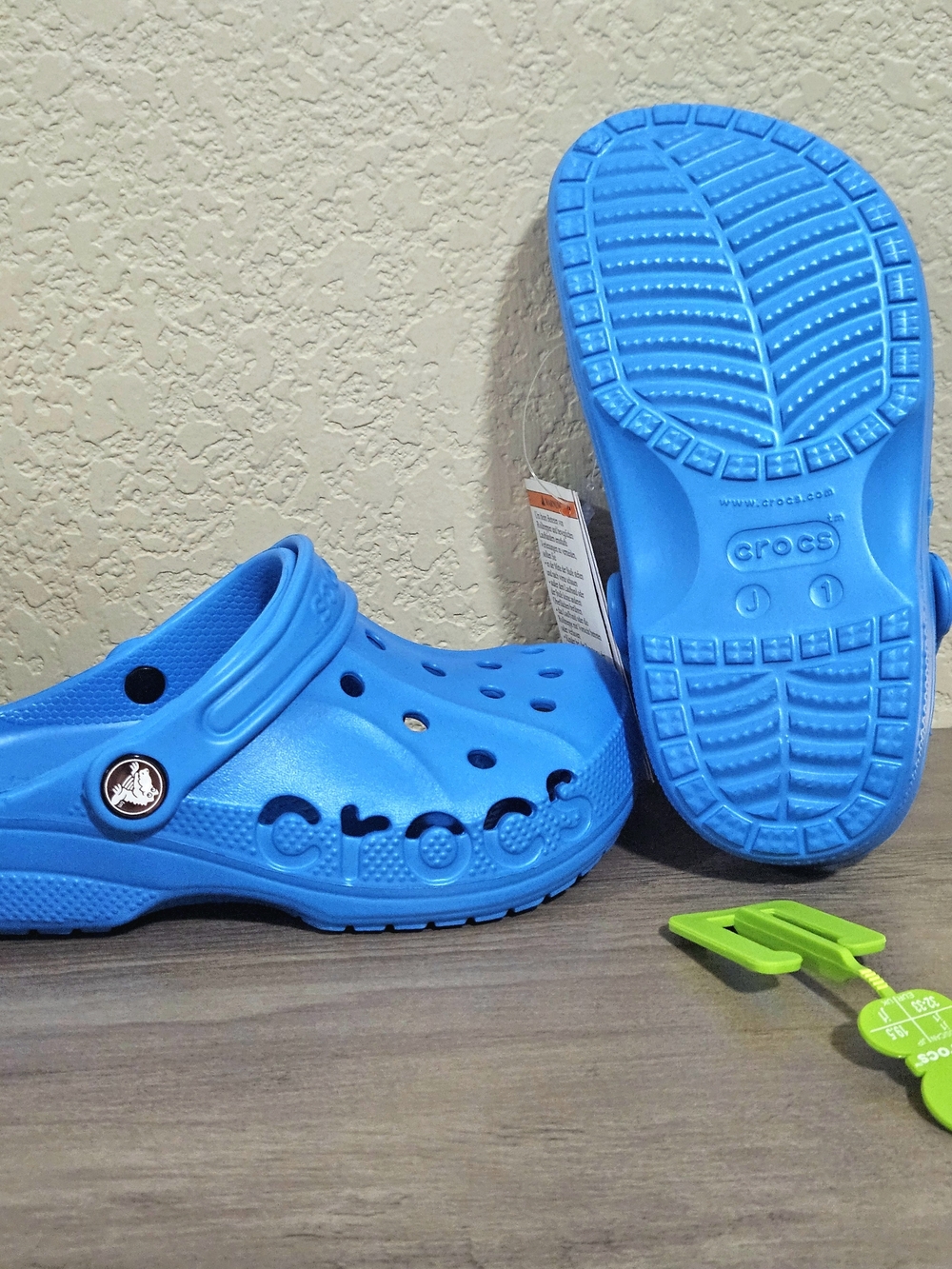 CROCS Kids Classic Clog in Vibrant Blue - Picture 2 of 5